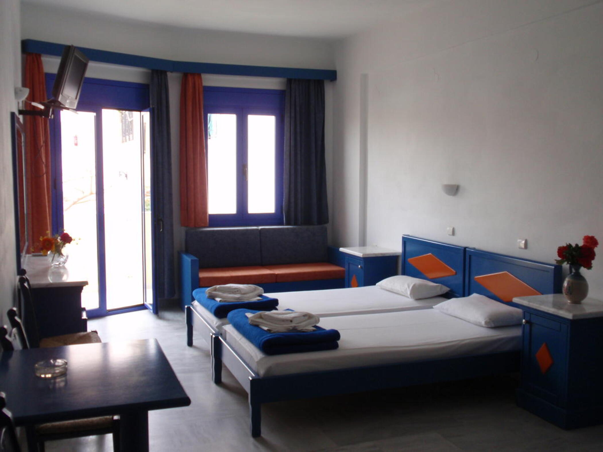 Leonidas Apartments 18/47