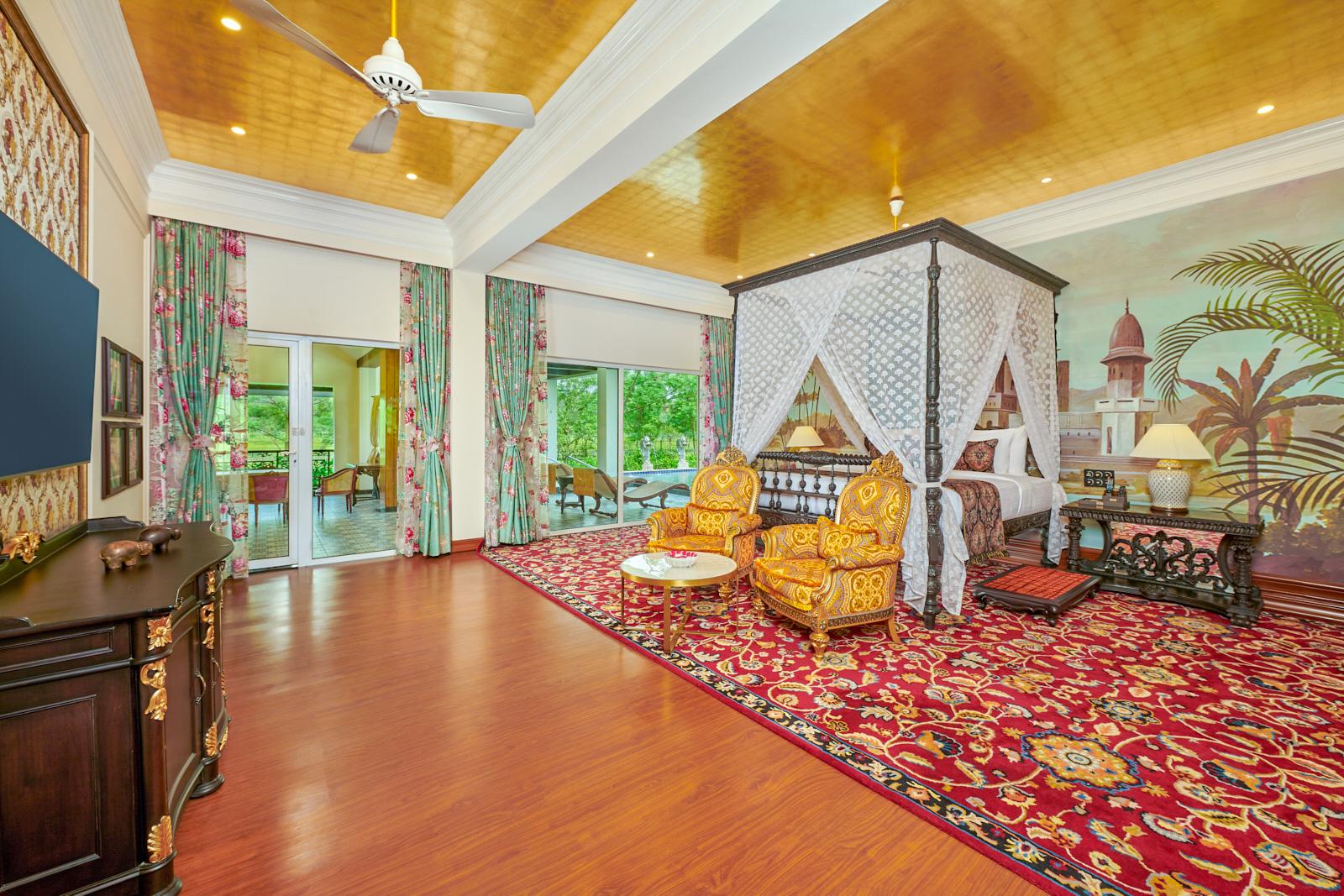 Director, Suite, King and Twin Beds