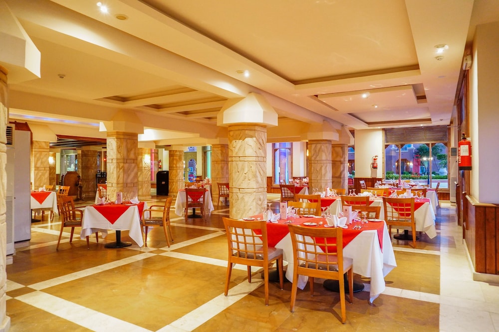 Charmillion Club Aqua Park 34/46