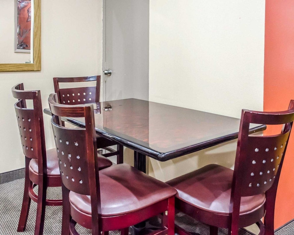Rodeway Inn Wormleysburg - Harrisburg 30/35