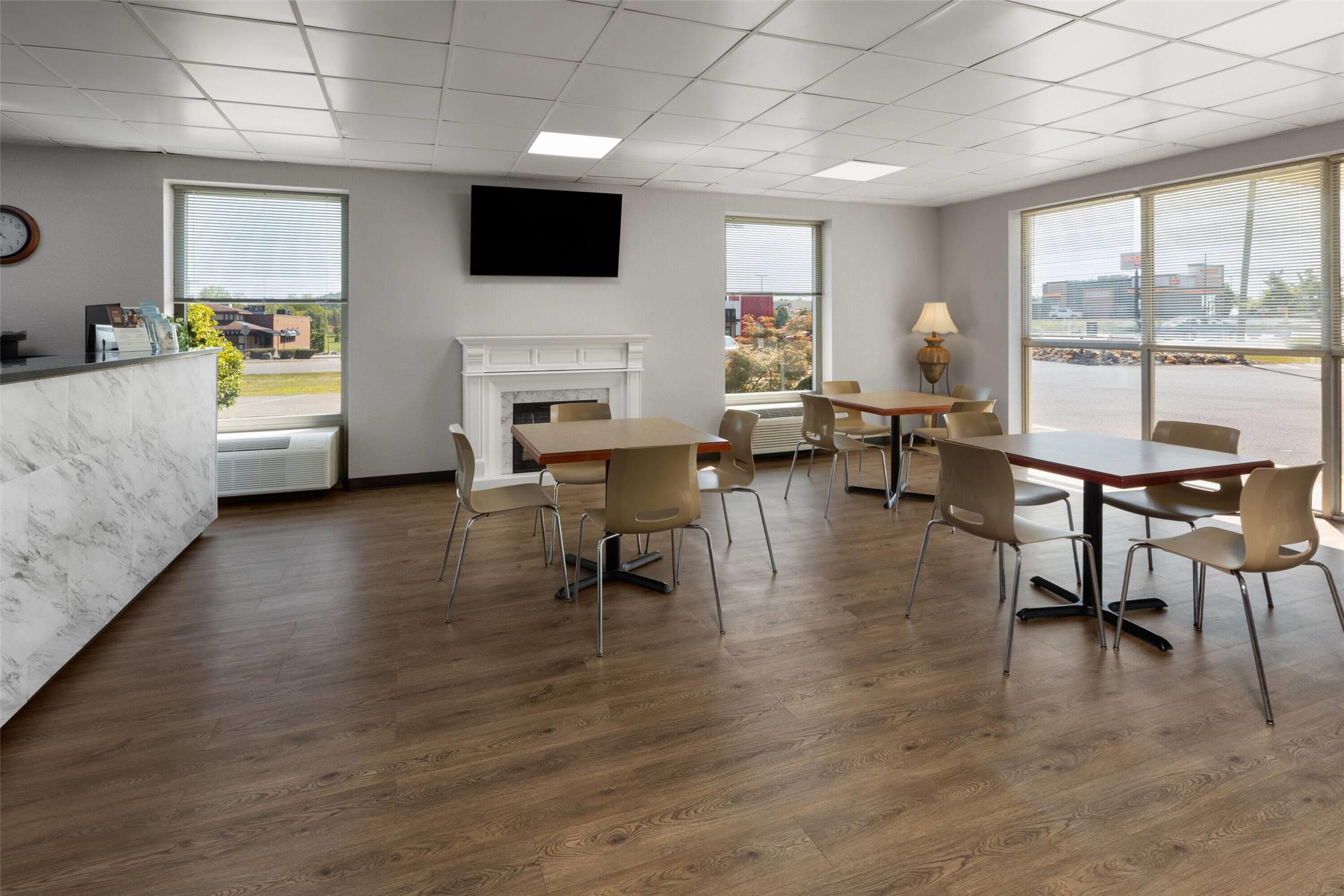 Days Inn By Wyndham Cambridge 28/41