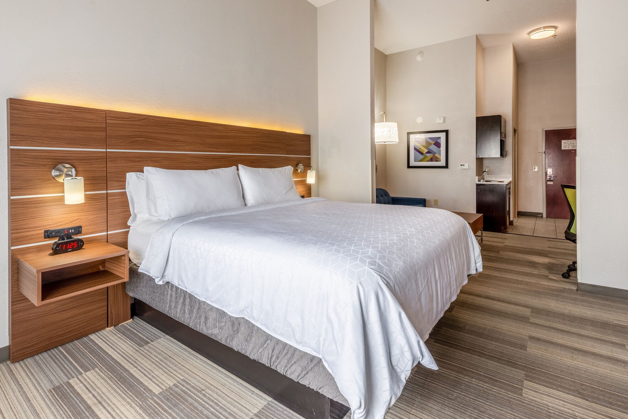 غرفة قياسية بسرير كينج لذوي الإعاقة، Holiday Inn Express Hotel And Suites Statesville 3/8