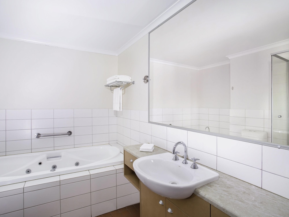 Mantra Geraldton 62/65