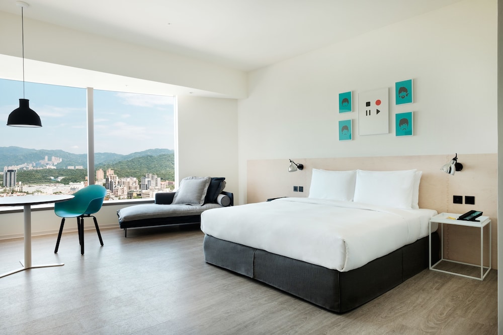ROOM, KING BED, XL