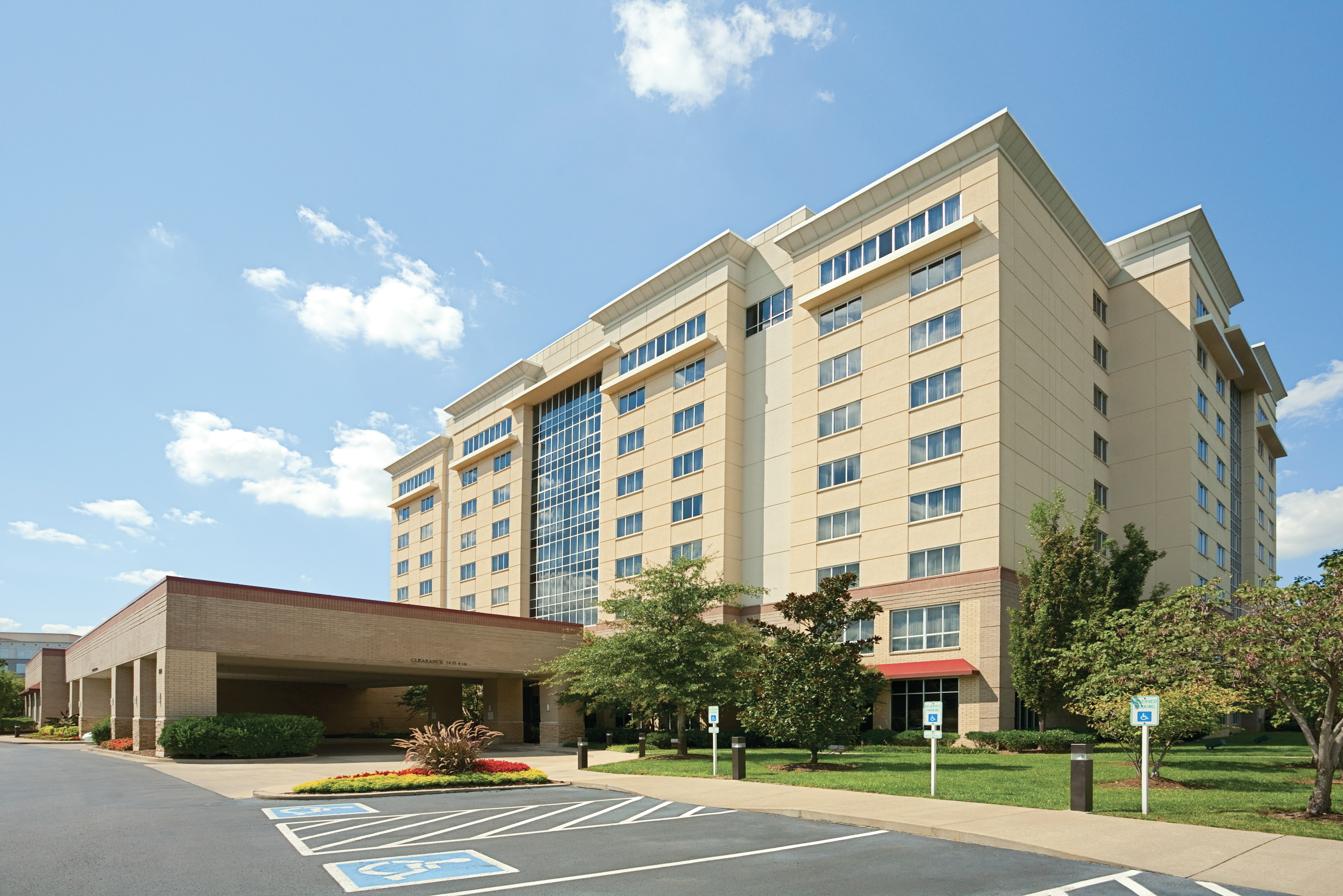 Embassy Suites by Hilton Franklin Cool Springs 72/75