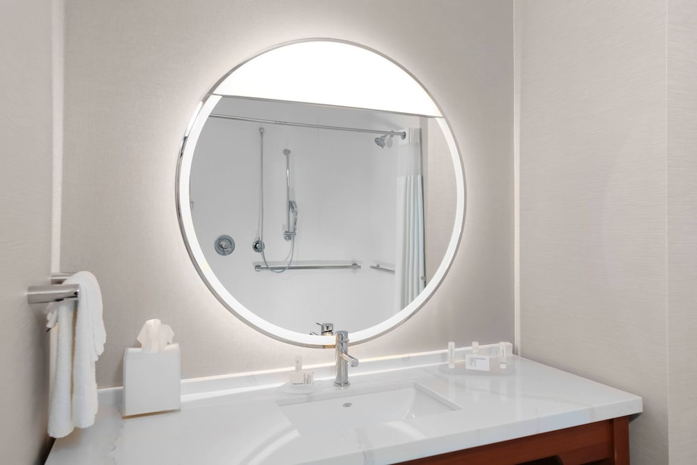 Courtyard by Marriott Thomasville Downtown 14/44