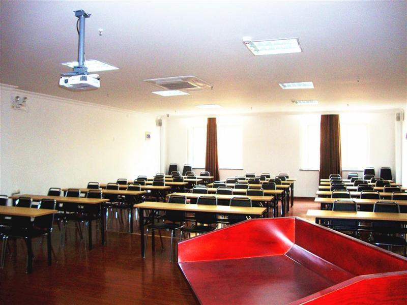 GreenTree Inn Shandong Jinan Suncun New District Express Hotel 14/18