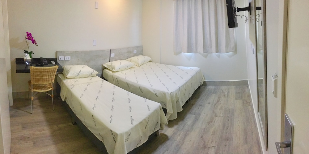 Avalon Hotel 25/49