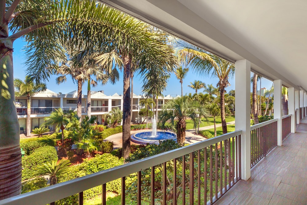 The Beachcomber St. Pete Beach, Outset Collection by Hilton 39/40