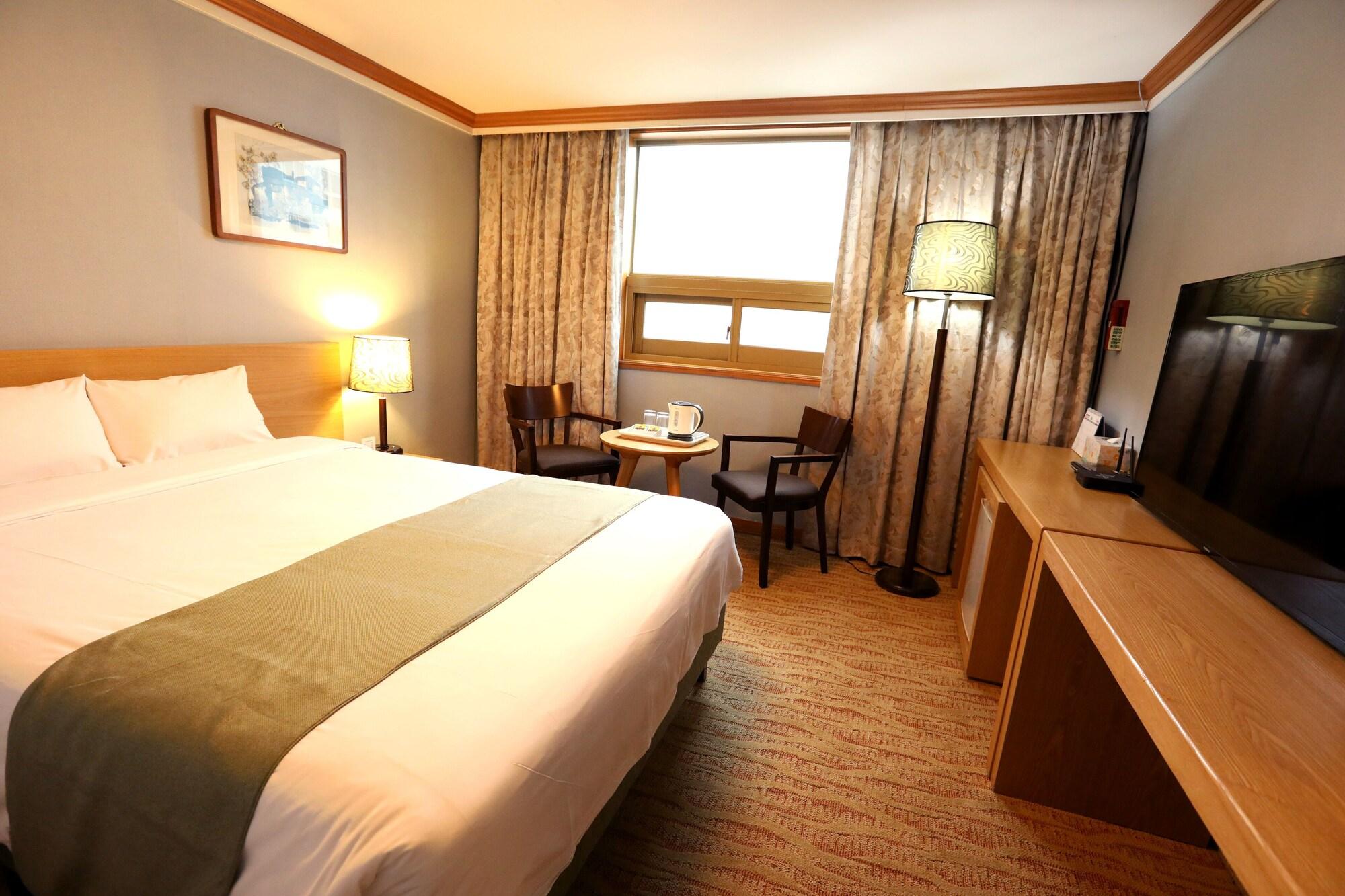 Prime Tourist Hotel 20/56