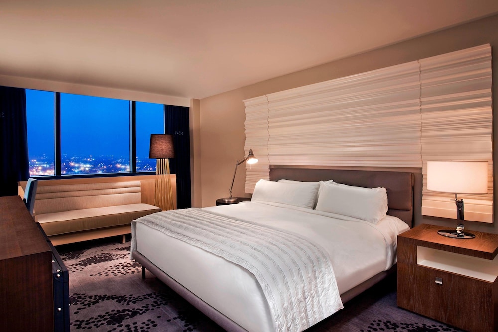 Le Meridien New Orleans 13/40