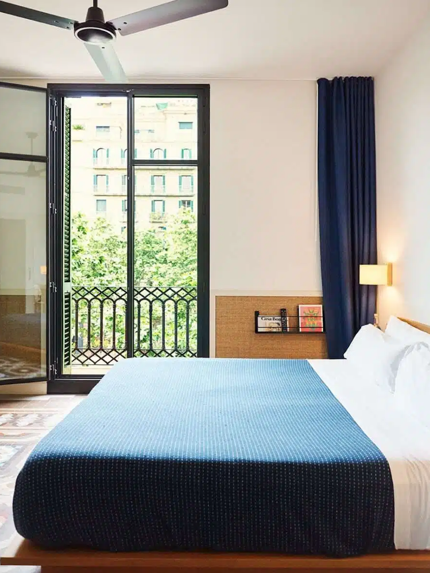 Medium, Gran Via View