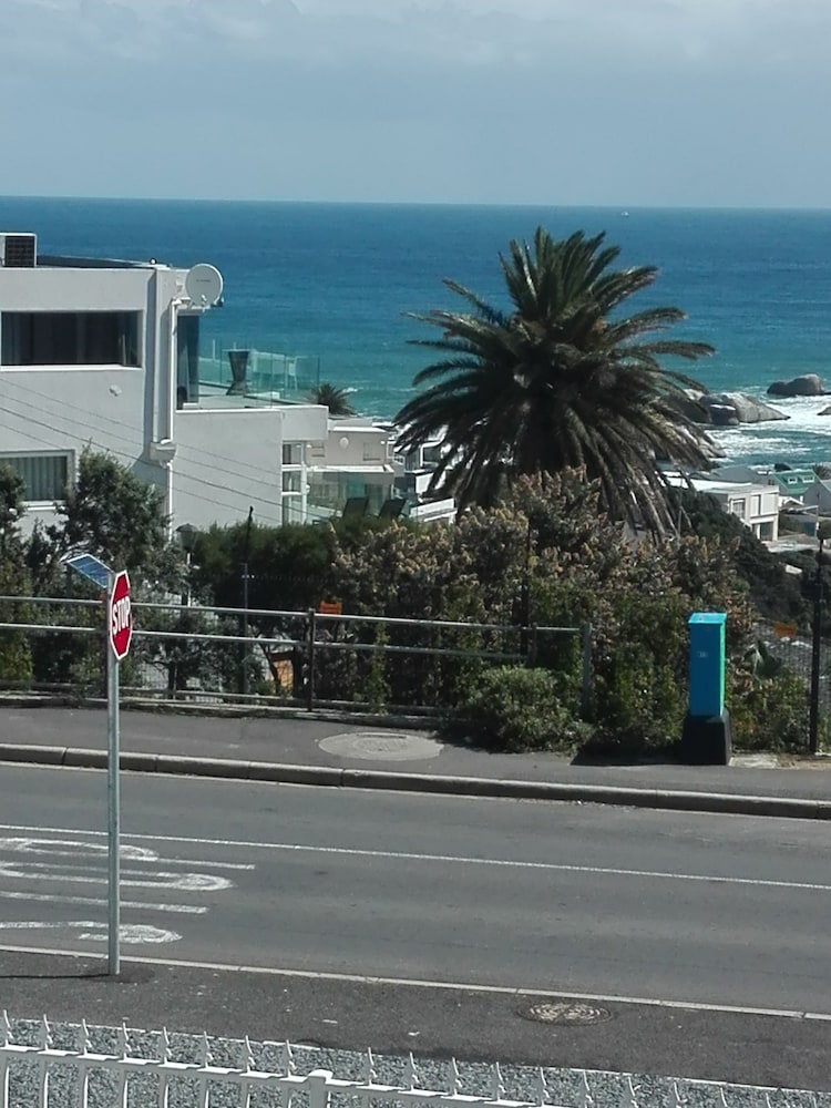 61 On Camps Bay 15/23