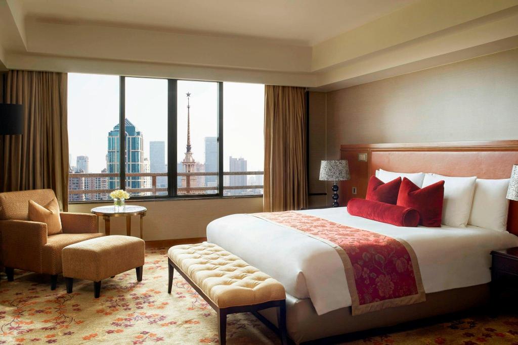 1 Bedroom, Hospitality, Suite, King Bed, City View, Club Lounge Access
