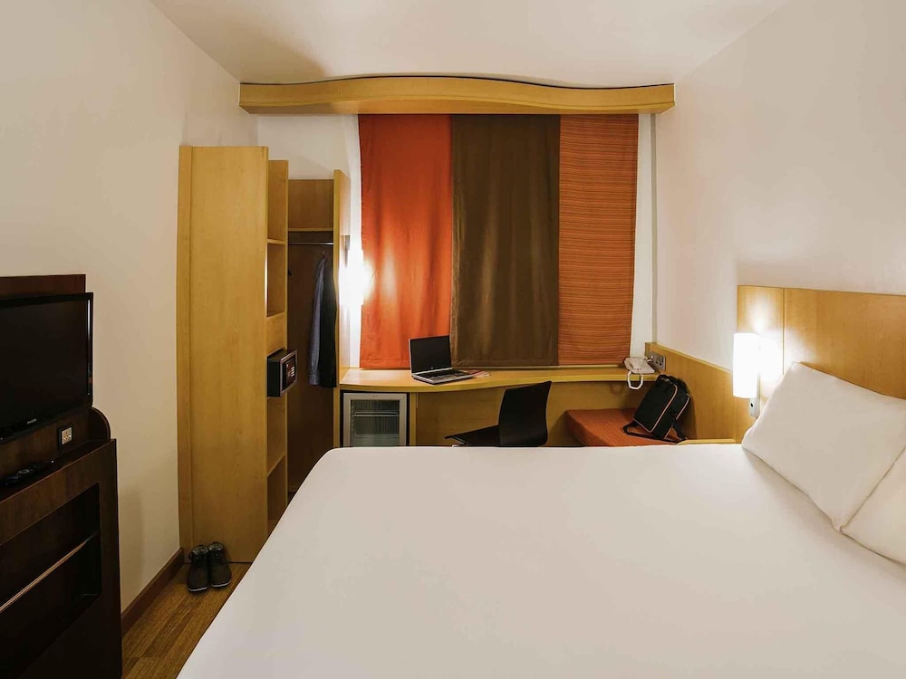 Ibis Lagos Ikeja 23/74