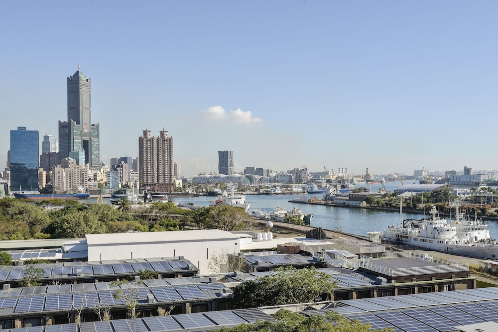 City Suites Kaohsiung Chenai 46/53