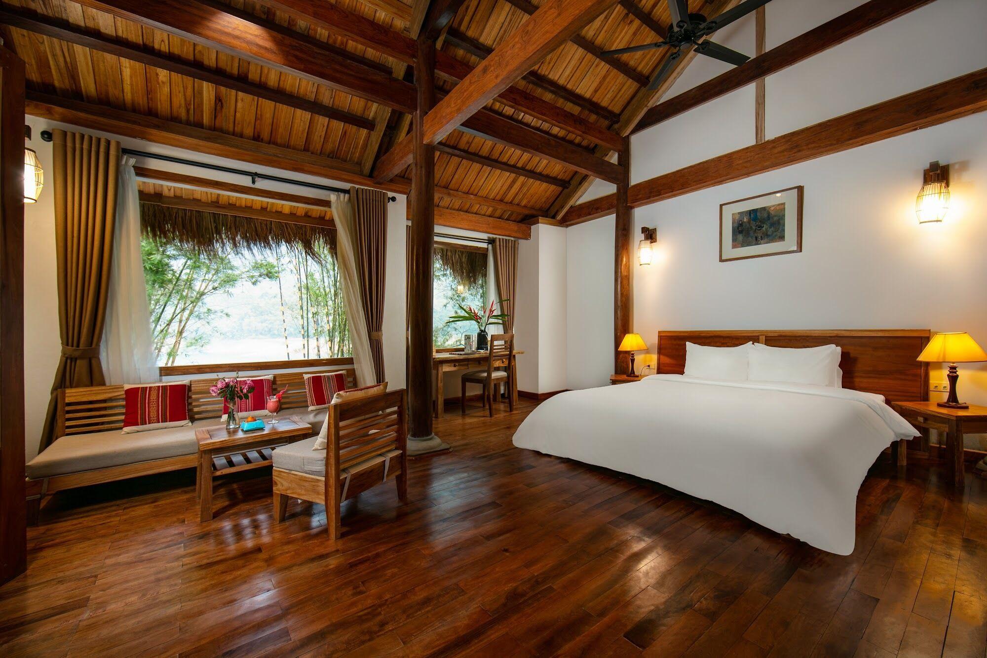 Bungalow, Lake View