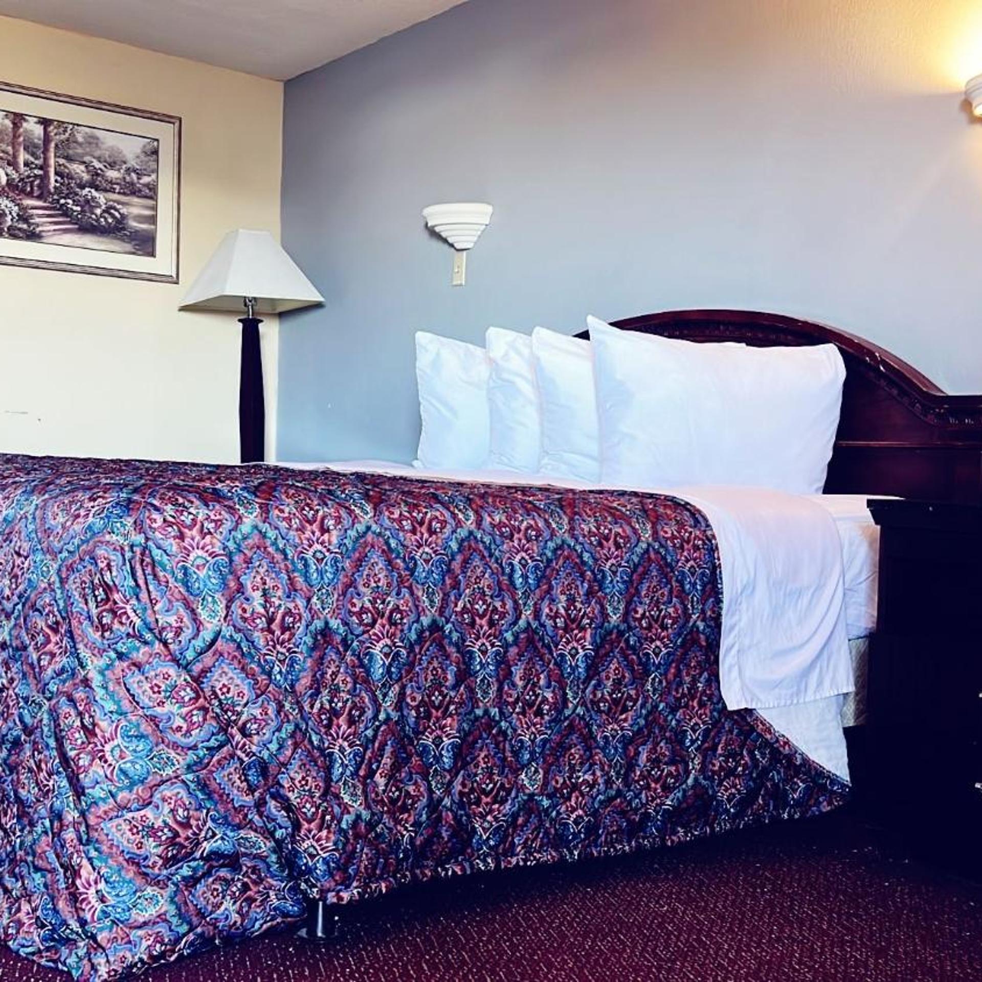 TRAVELERS LODGE EADS COLORADO 26/50