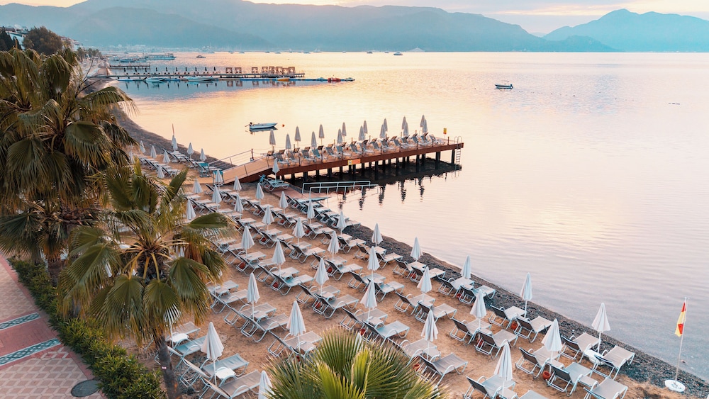 Emre and Emre Beach Hotel 44/50