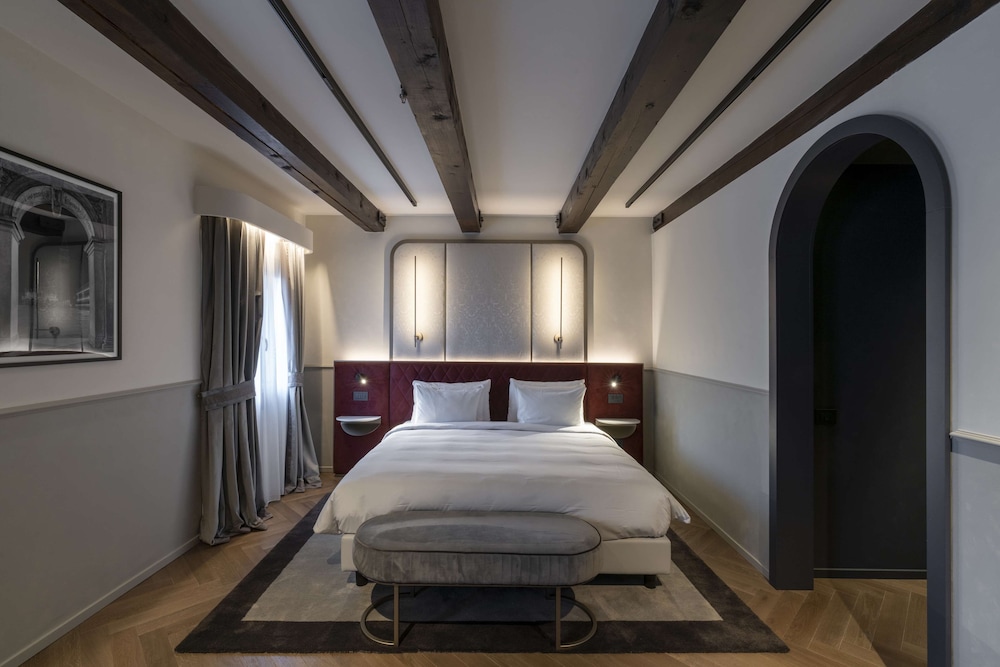 Radisson Collection Hotel, Palazzo Nani Venice 26/77