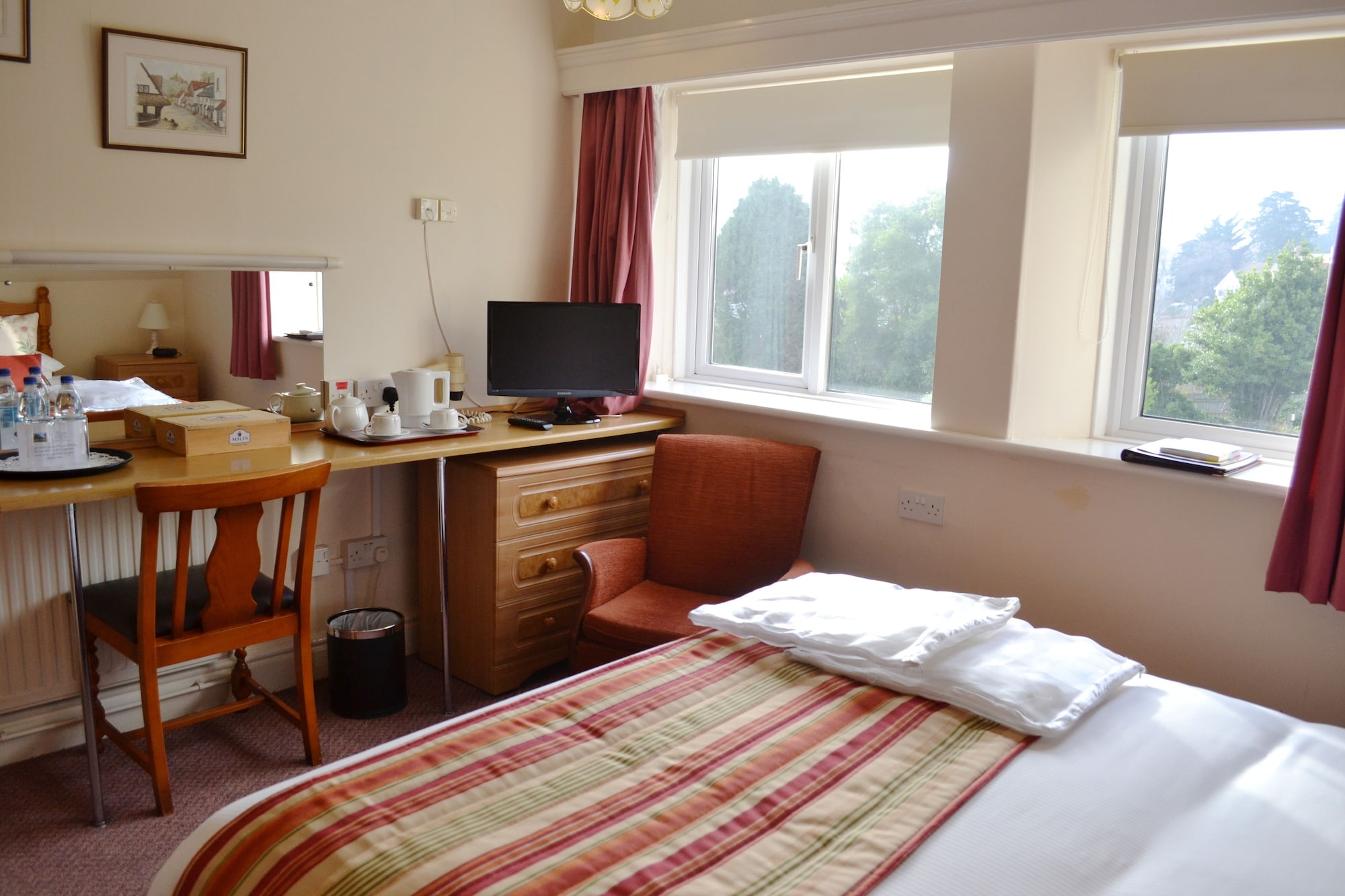 غرفة سوبيريور بسرير كينج بإطلالة على البحر، Northfield Hotel 2/3
