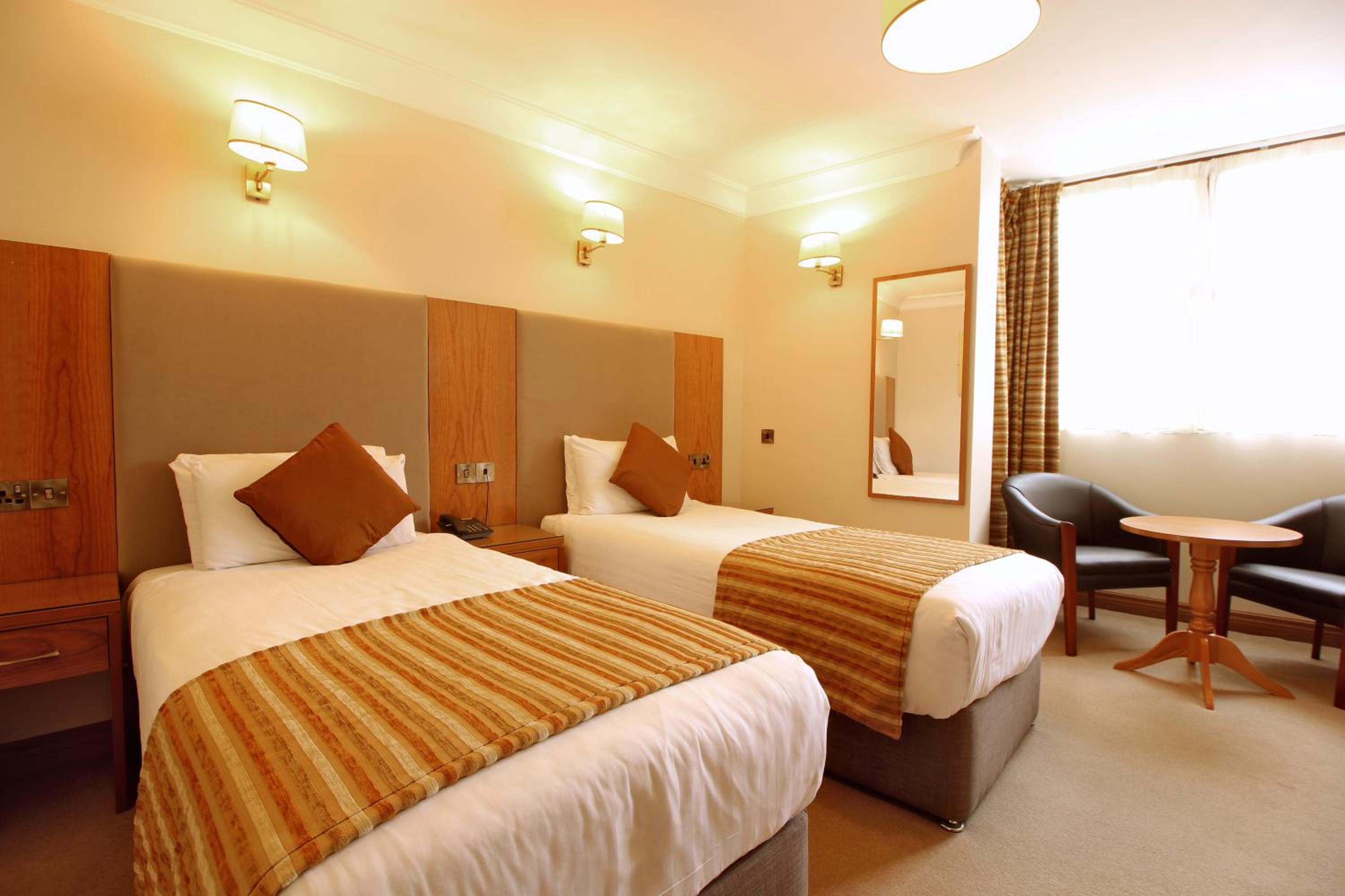 Room, Twin Beds