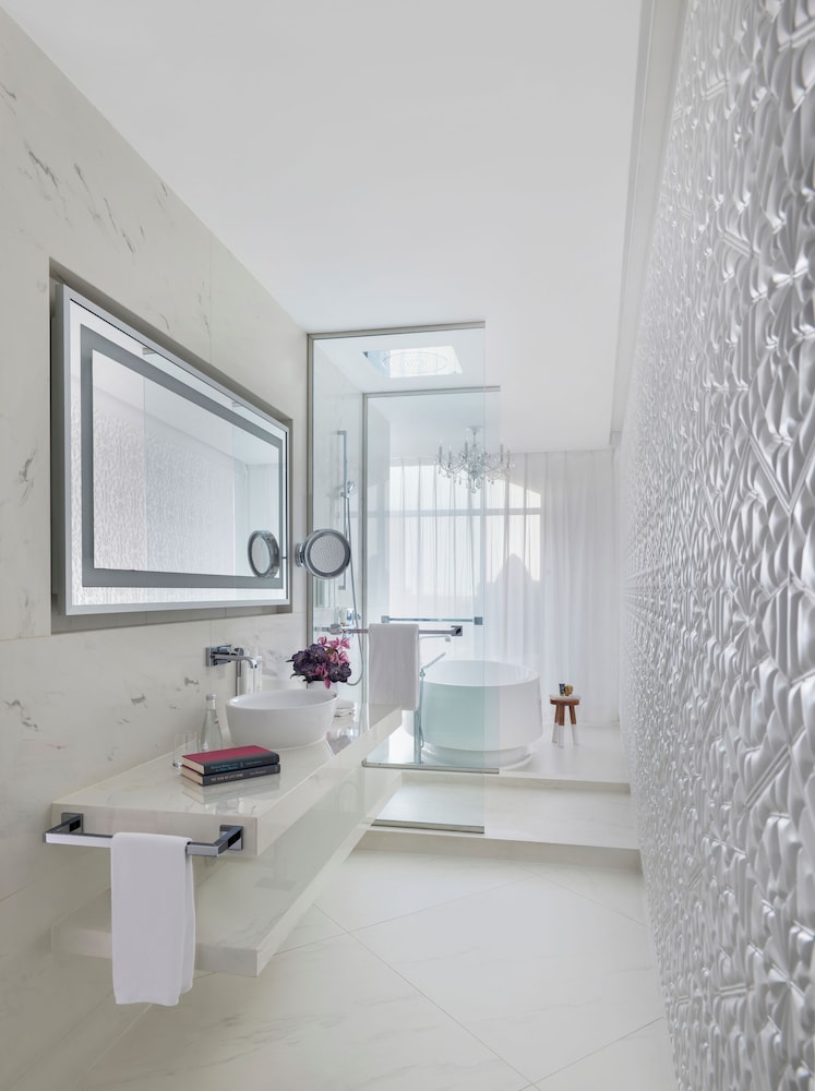 غرفة قياسية بسرير كينج، Mondrian Doha 6/7