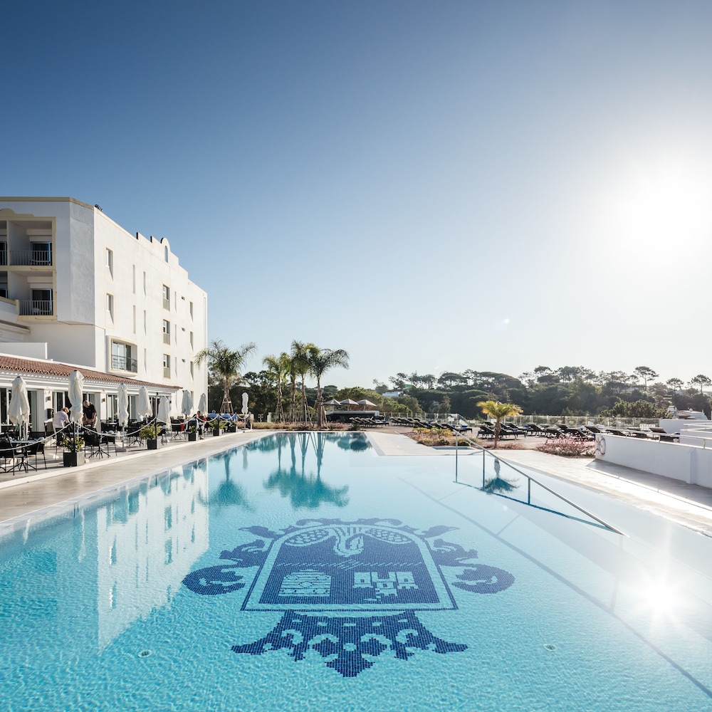 Dona Filipa Hotel 44/77