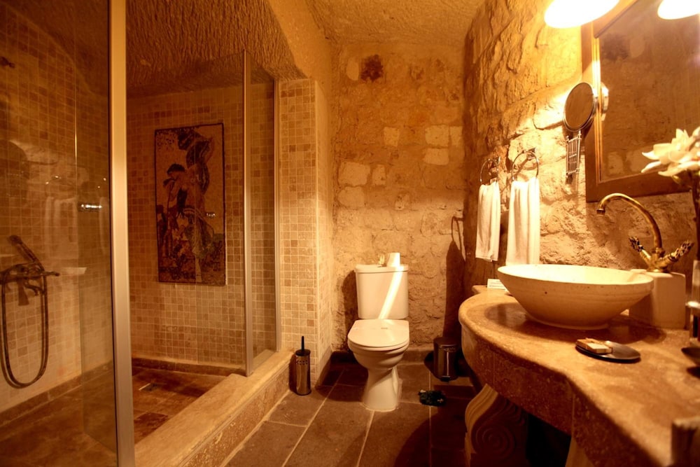 Miras Hotel 46/49