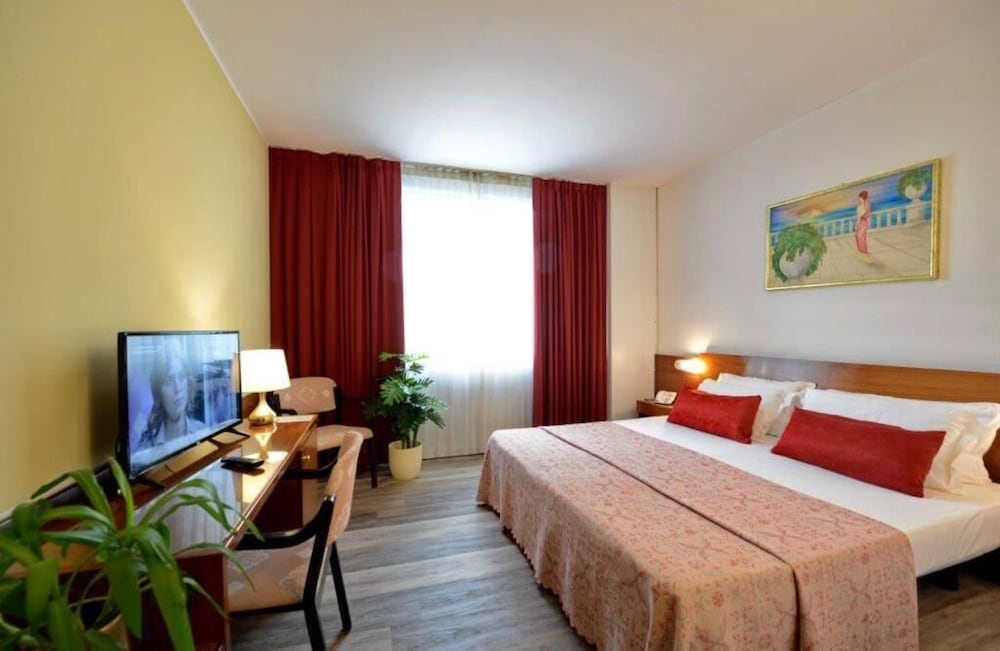 Garden, Classic, Queen Bed