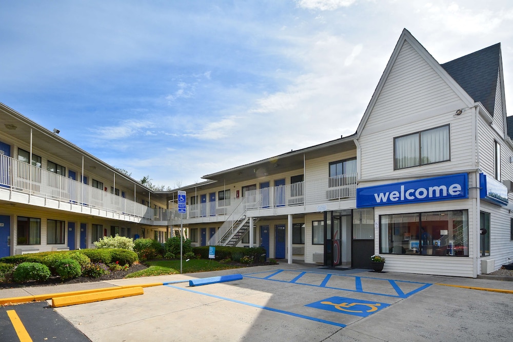 Motel6 Southington, CT - Hartford 37/43