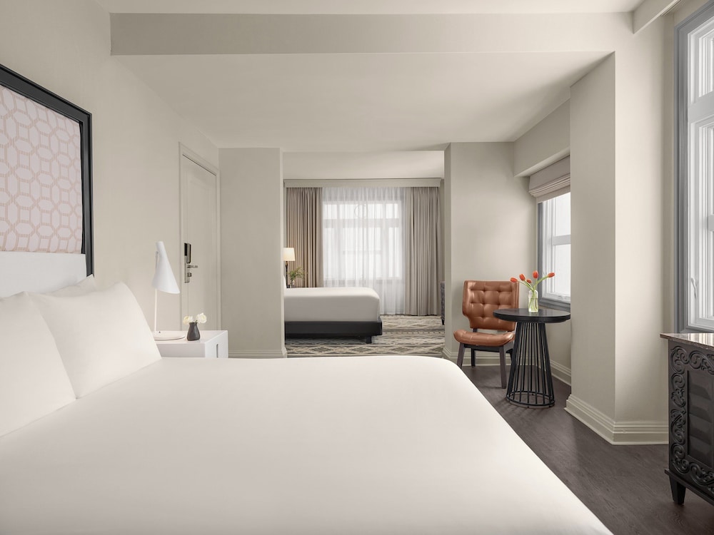 Family Suite, 2 Queen Beds, Accessible