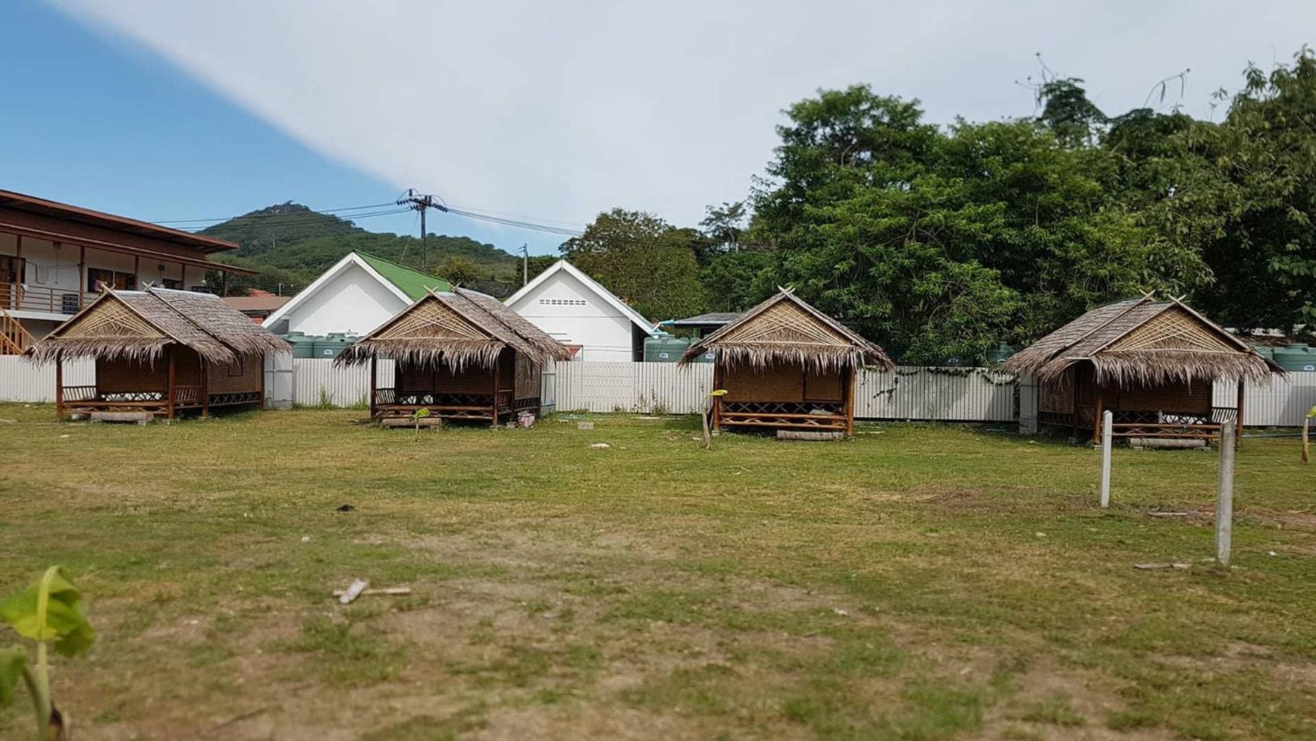 Lanta Local Hut 13/15