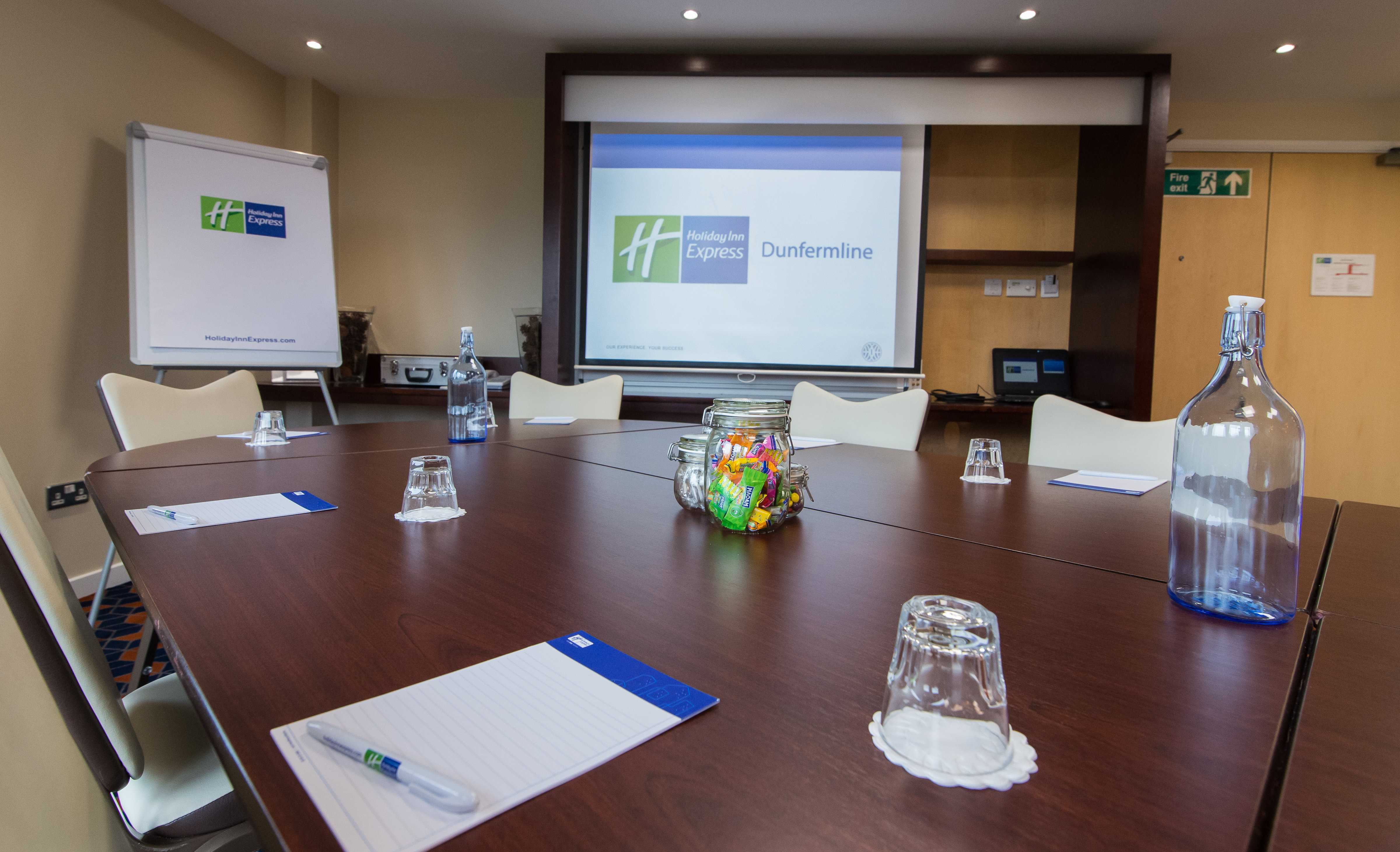 Holiday Inn Express Dunfermline 44/57