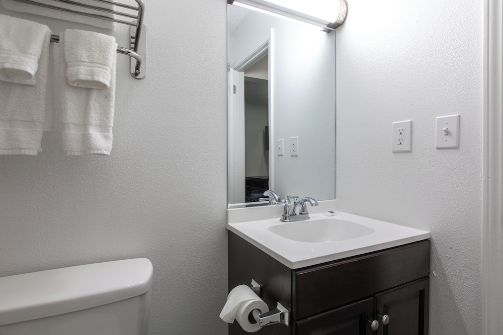 Motel6 Greenville, SC - I-85 Near Downtown 12/15