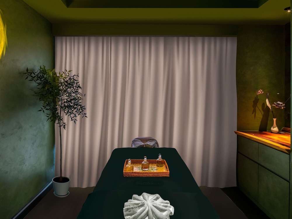 Sofitel Saigon Plaza Hotel in SAIGON / HO CHI MINH CITY