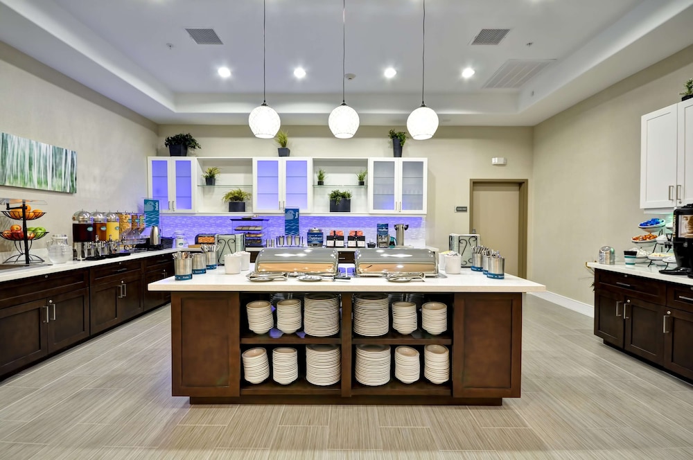 HOMEWOOD SUITES BY HILTON NEW BRAUNFELS 51/81