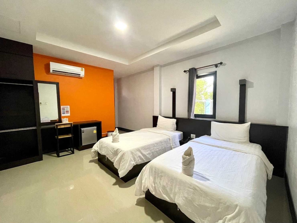 Room at Nakarin Hotel, Amnat Charoen