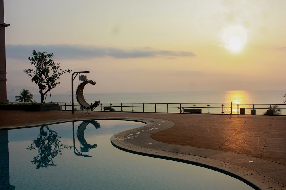 DIAMOND BAY HOTEL 45/48