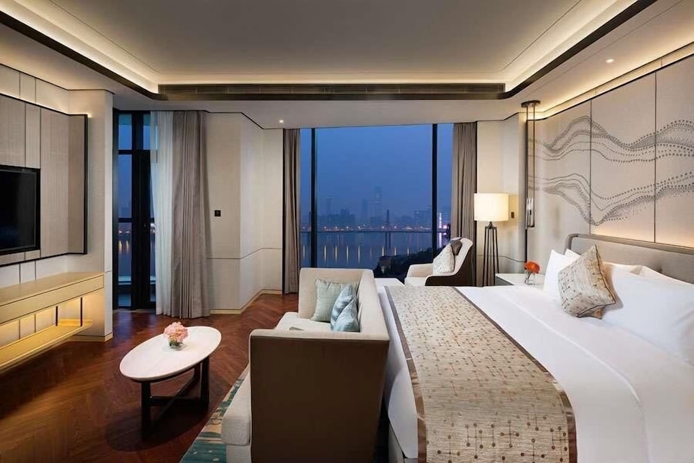 Howard Johnson by Wyndham Yacht Club Hotel Changsha 17/30