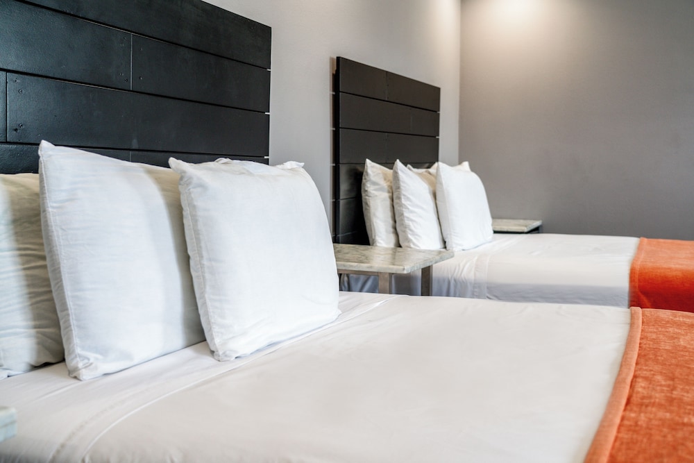 LYFE INN & SUITES by AGA - LAX Airport 39/60