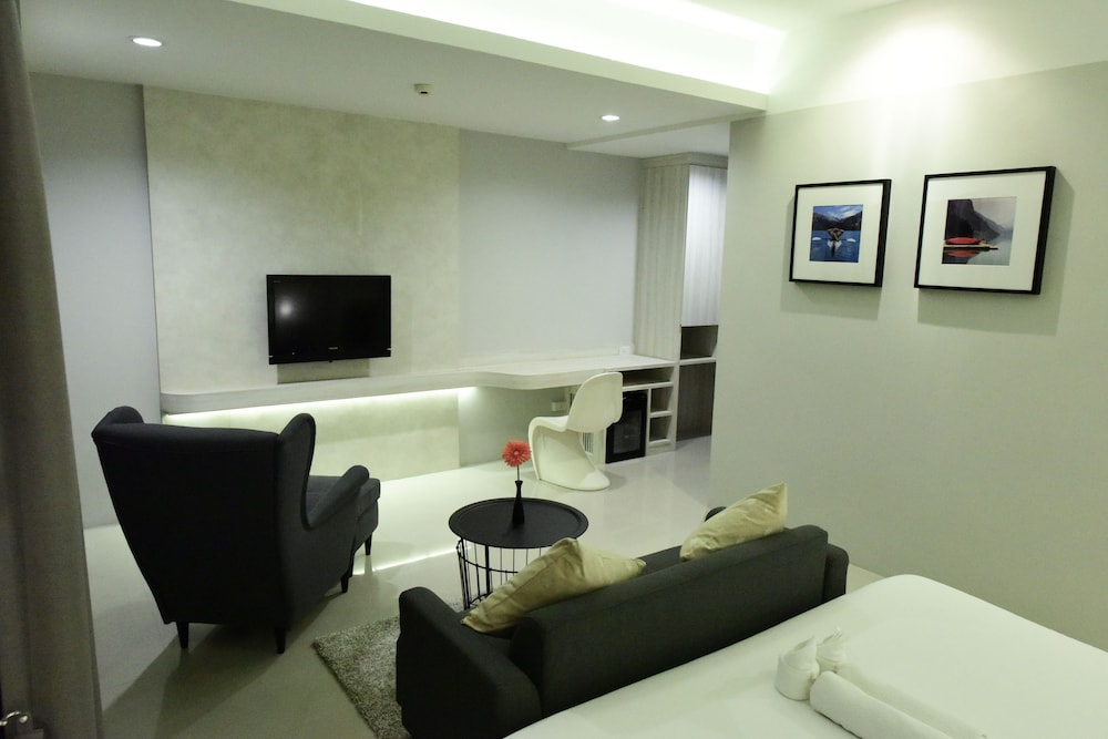 Trendy Hotel 32/44