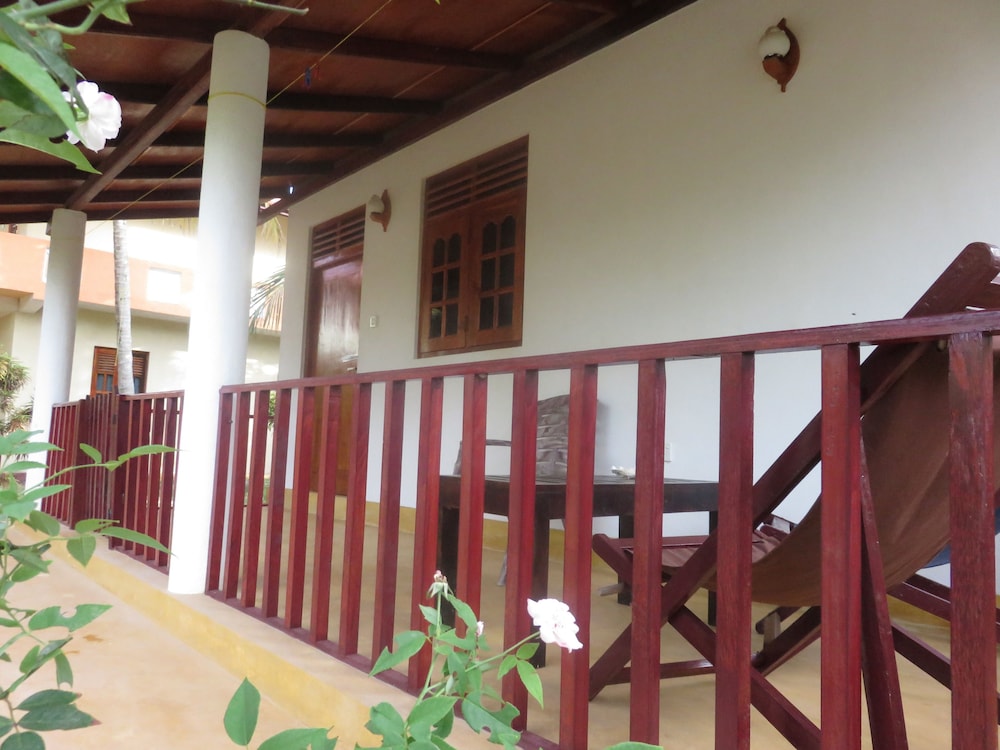 Beach Lagoon Guest House 12/50