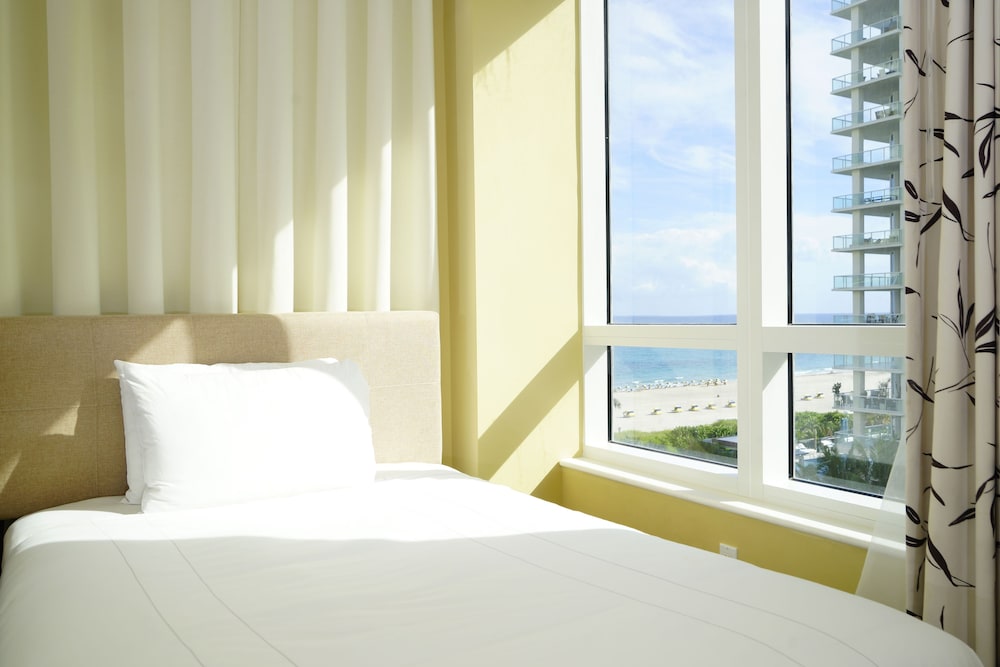 Palm Beach Singer Island Resort and Spa Luxury Suites 11/50