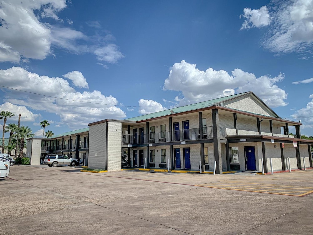 Studio6 Laredo, TX - North I 35 in LAREDO - TX