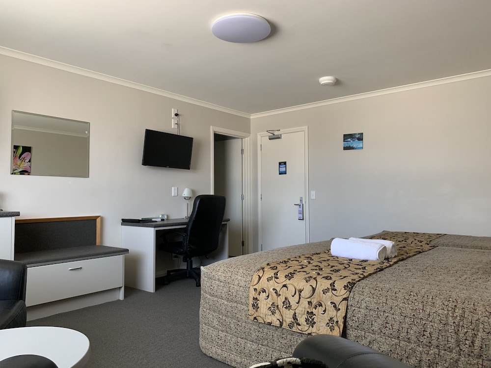 High Peaks Hotel 37/63