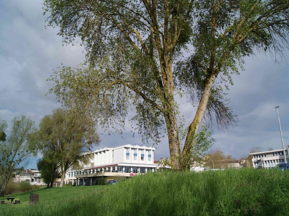 Mercure Nevers Pont De Loire 61/67
