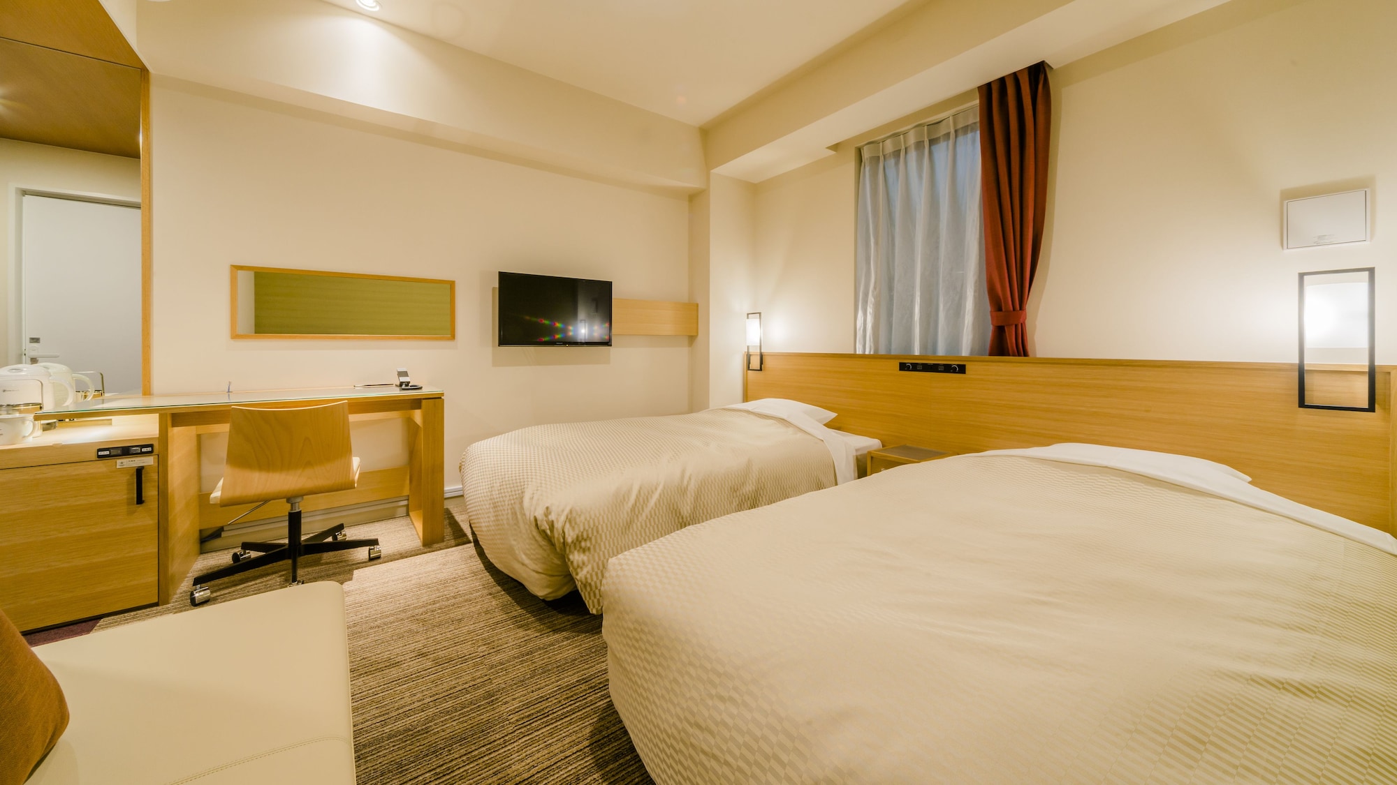 EXECUTIVE, TWIN BEDS