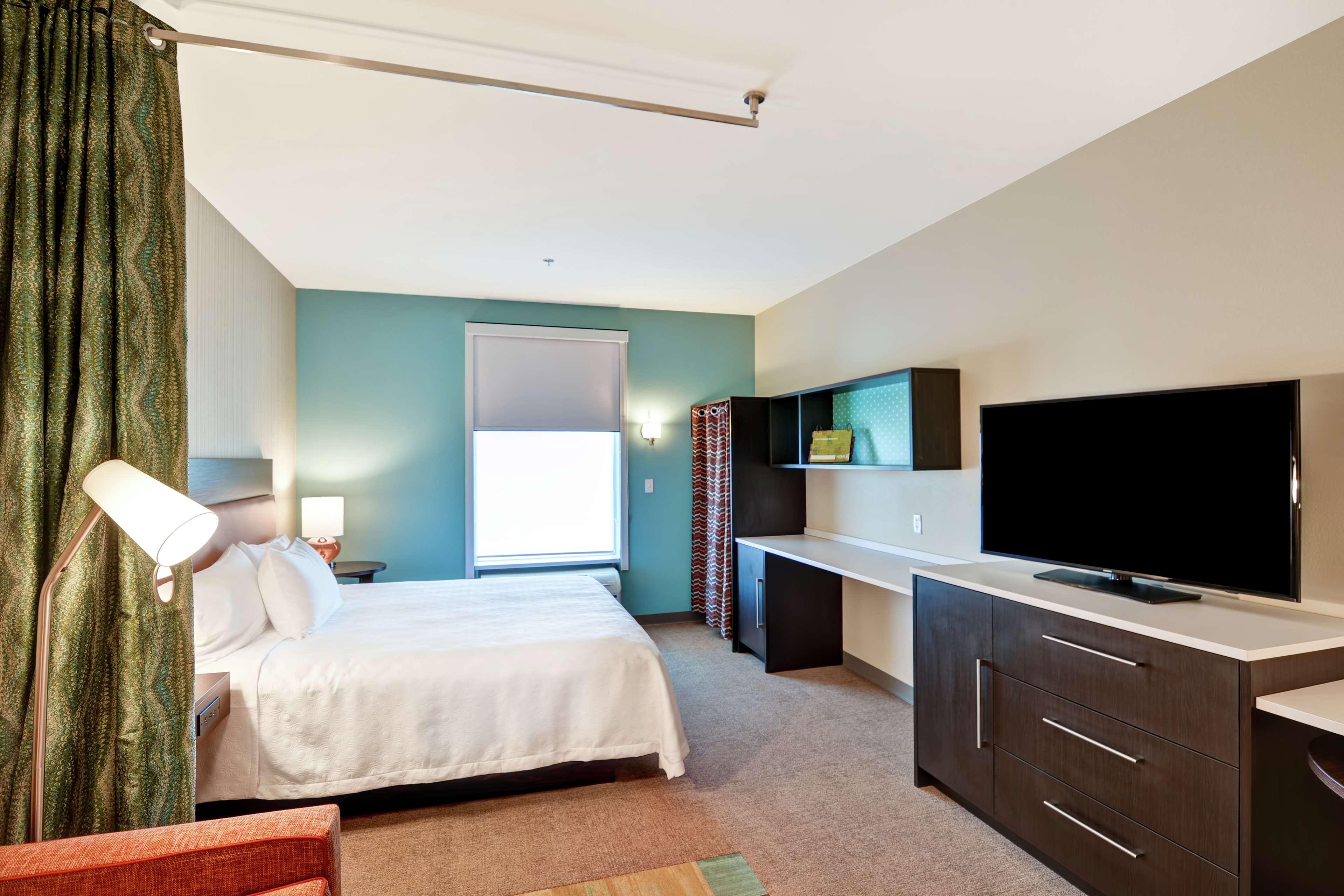 STUDIO, SUITE, KING BED, ACCESSIBLE