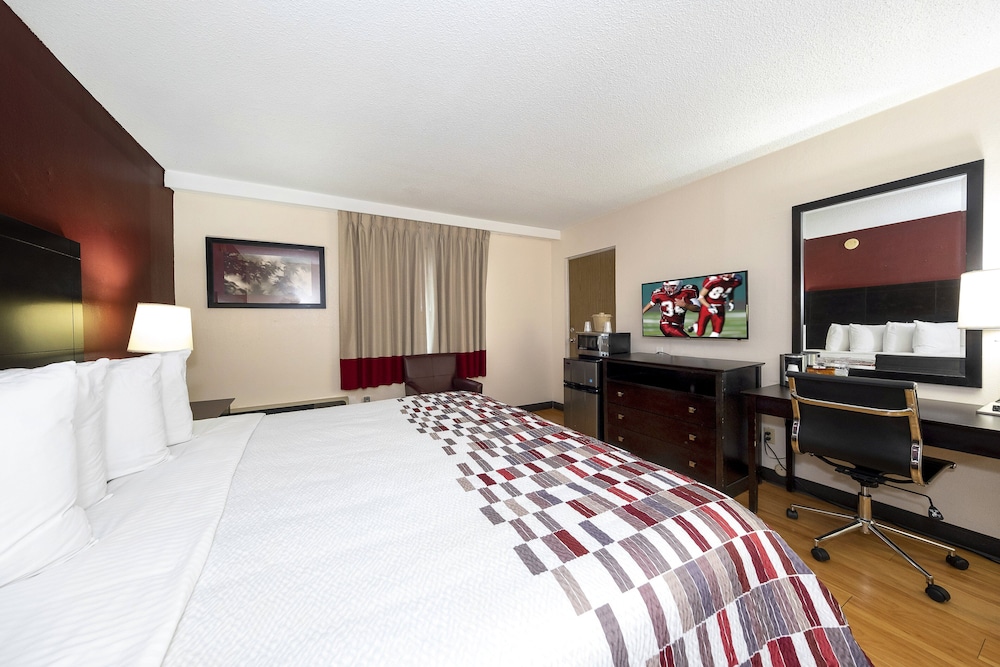 Red Roof Inn Lumberton 11/28